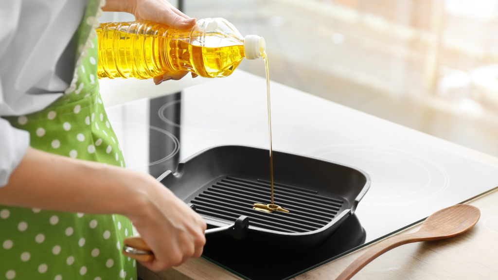 Cooker that Uses Less Oil