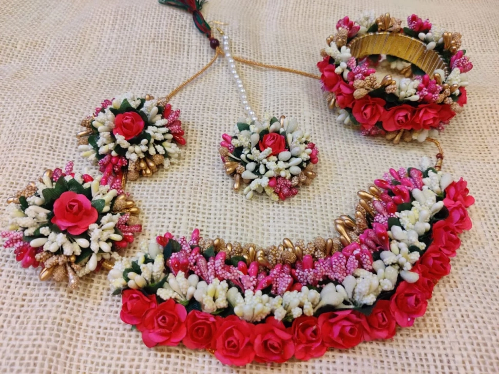 Jewelry with Rose Flowers