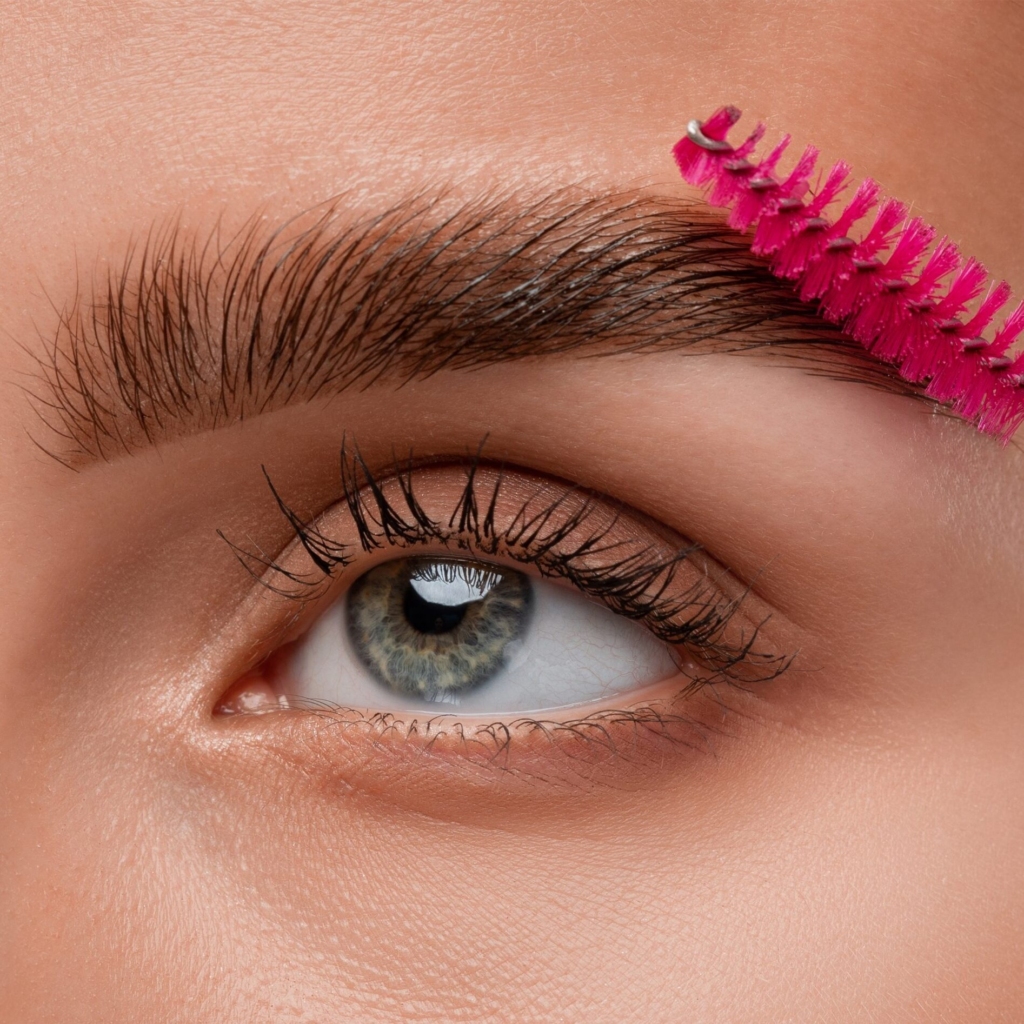 Setting Your Brows with Brow Gel