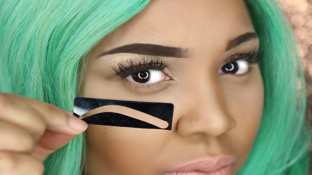 Using Brow Highlighter