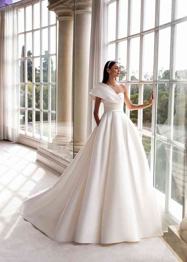  One-Shoulder Wedding Dresses