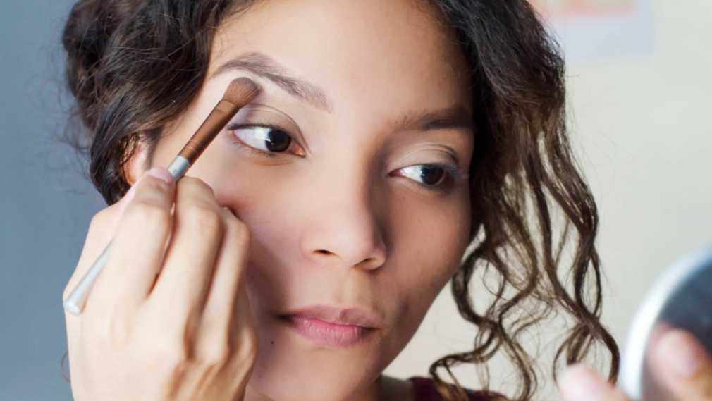 Eyebrow Tutorial: How To Fill In Thin Brows In A Flash