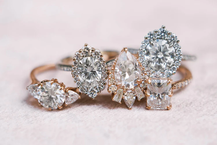 Which One is Better - Moissanite vs White Sapphire?